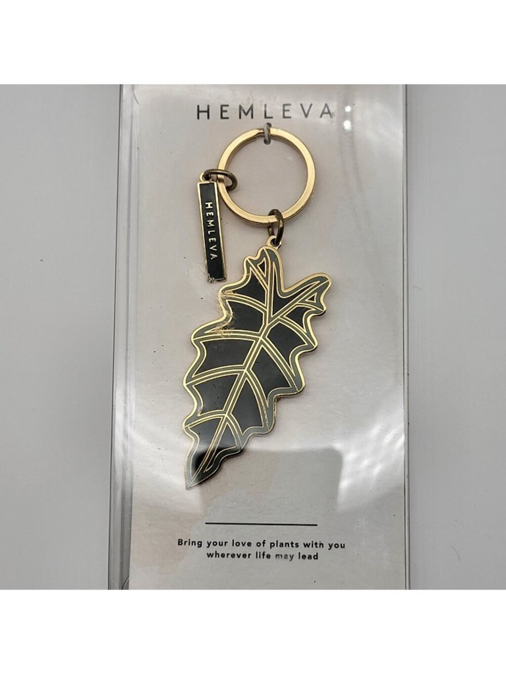 Beautiful Enamel Botanical leaf Keychain New Plant Lover Hemleva